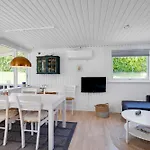 Semesterbostad Stunning In With 3 Bedrooms And Internet *